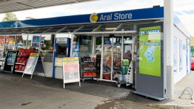 01257 Dresden – 75“ Outdoor LCD